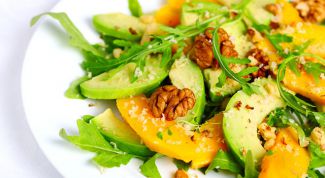 Как приготовить салат из авокадо с персиком