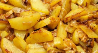 Как пожарить картошку с салом и луком на сковороде