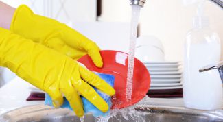Могут ли быть опасны моющие средства для посуды