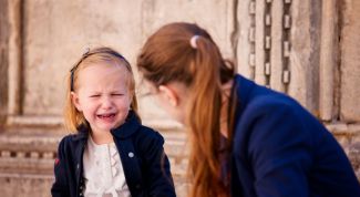 Как себя вести, когда ребенок плачет