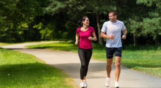 Что эффективнее для похудения: ходьба или бег?