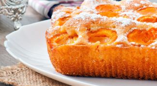 Как приготовить бисквитный пирог с абрикосами