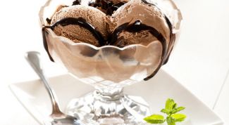 Как приготовить домашнее мороженое с шоколадом 