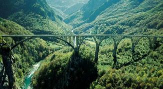 Мост Джурджевича в Черногории: описание, как добраться из Будвы?