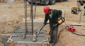 Глубинный вибратор для бетона: устройство и приемы работы