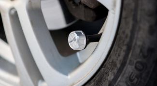 Принцип работы датчика давления в шинах: обзор, особенности 