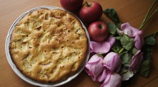 Как приготовить шарлотку с яблоками: простой рецепт