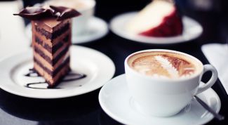 Как подобрать идеальный десерт к кофе?