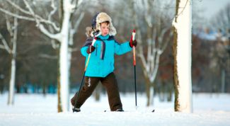 Как научить ребенка кататься на лыжах