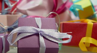 Этикет: как правильно выбирать и дарить подарки