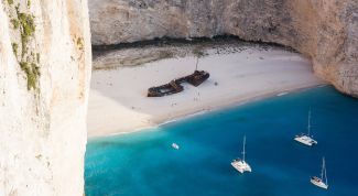 8 лучших пляжей Средиземноморья