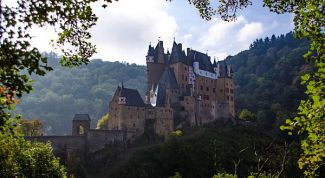 Топ-5 страшных и мистических европейских замков
