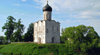Достопримечательности России: церковь Покрова на Нерли