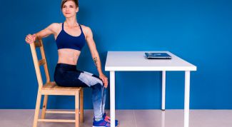 5 упражнений для плоского живота, которые можно делать, не вставая со стула