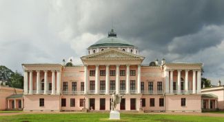 Московский классицизм в архитектуре: особенности и примеры зданий
