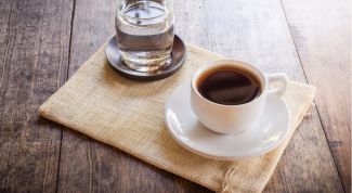 На какой воде заваривать кофе, а какой водой - запивать его?