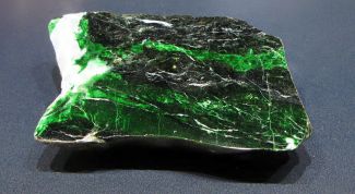 Камень нефрит: магические и лечебные свойства
