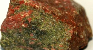 Унакит: внешний вид камня, его свойства и совместимость со знаками Зодиака
