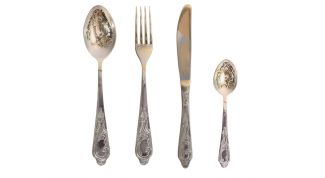 Картинка по теме - как чистить изделия из серебра