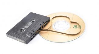 Картинка по теме - как переписать кассету на диск