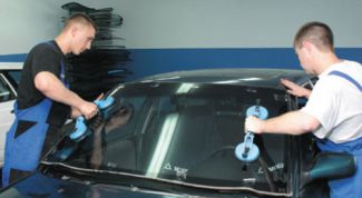 Картинка по теме - как снять лобовое стекло