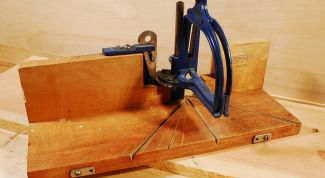 Картинка по теме - как резать плинтус