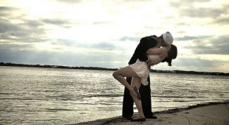 Картинка по теме - как намекнуть парню о поцелуе