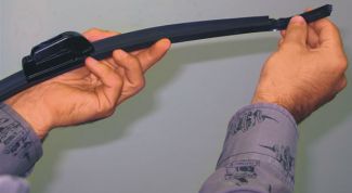 Картинка по теме - как снять щетку