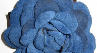 Картинка по теме - как сделать цветы из кожи