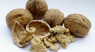 Картинка по теме - как очистить грецкие орехи