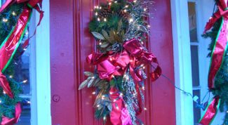 Картинка по теме - как украсить дверь