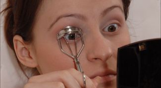 Картинка по теме - как завить ресницы