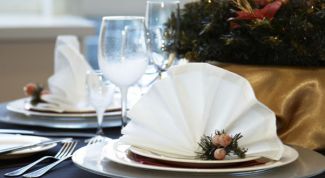 Картинка по теме - как складывать салфетки на столе