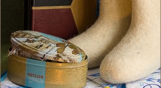 Картинка по теме - как почистить белые валенки