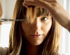 Картинка по теме - как выстригать челку