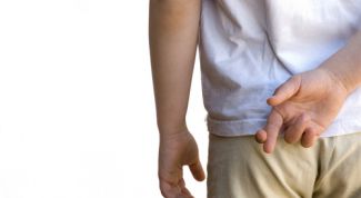 Картинка по теме - как распознать ложь по жестам