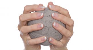 Картинка по теме - как делать французский маникюр в домашних условиях