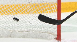 Картинка по теме - как бросать шайбу