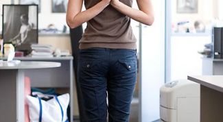 Картинка по теме - как сделать зарядку для спины на работе