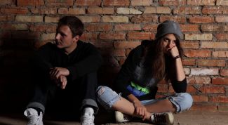 Картинка по теме - как заставить парня бросить себя