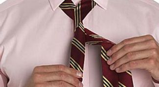 Картинка по теме - как носить галстук и зажим к нему