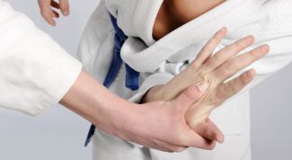 Картинка по теме - как завязывать пояс в дзюдо