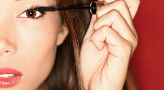 Картинка по теме - как наносить правильно тушь