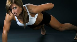 Картинка по теме - как отжиматься на одной руке