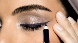Картинка по теме - как нанести подводку для глаз