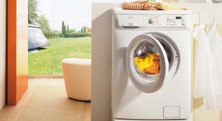 Картинка по теме - как отстирать полинявшую вещь