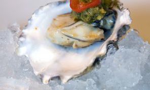 Картинка по теме - как открывать устриц