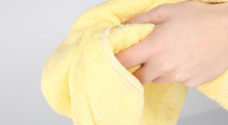 Картинка по теме - как отстирать машинное масло