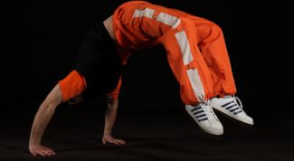 Картинка по теме - как делать кувырки