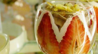 Картинка по теме - как готовить летний салат с клубникой